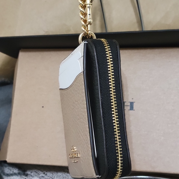 Coach Zip Card Case In Colorblock - Picture 4 of 10
